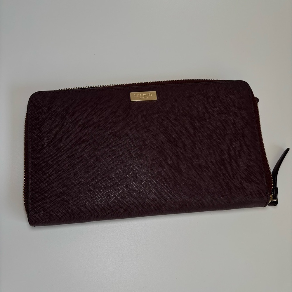 Kate Spade Laurel Way Wallet bi-fold with zip closure and inside slip pockets - Picture 2 of 9